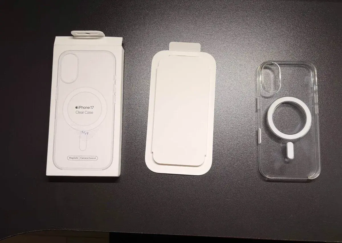 Apple Clear Case iPhone 17