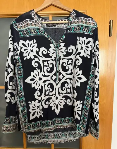 Dámsku modrú blúzku s rukávmi