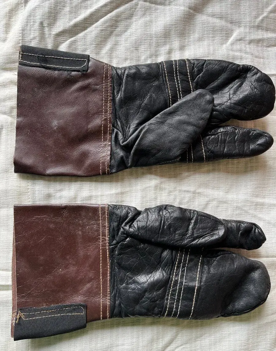 Kožené retro rukavice