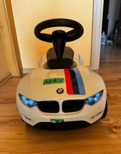 Detské odrážadlo BMW