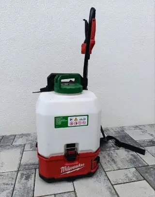 Milwaukee M18 BPFPH-0 postrekovač základná jednotka + nádrž