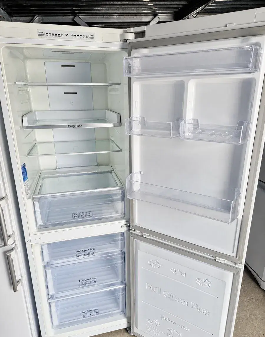 🔷️ Samsung NoFrost 180cm
