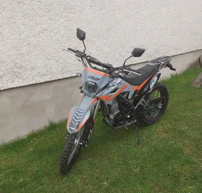 Veľkú cross motorku Asix XB82 150 21/18