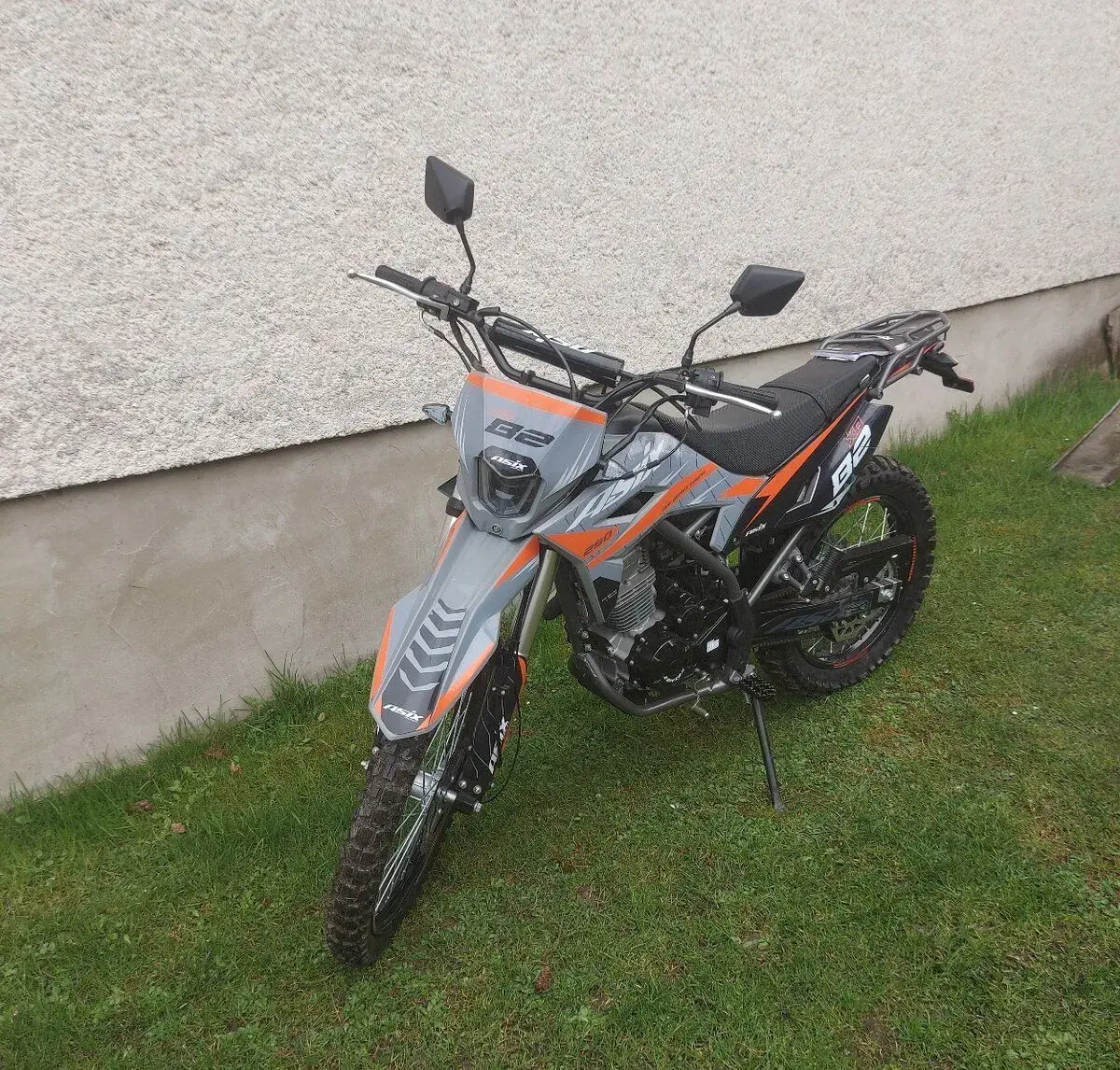 Veľkú cross motorku Asix XB82 150 21/18