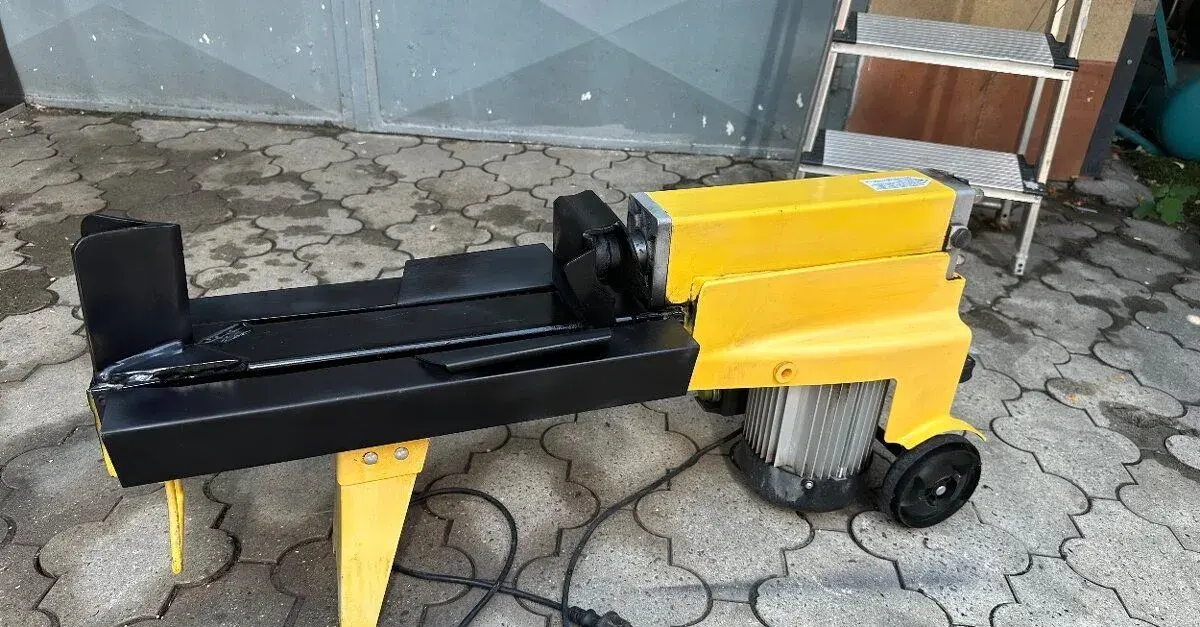 Horizontálnu hydraulickú štiepačku dreva Erba Power T