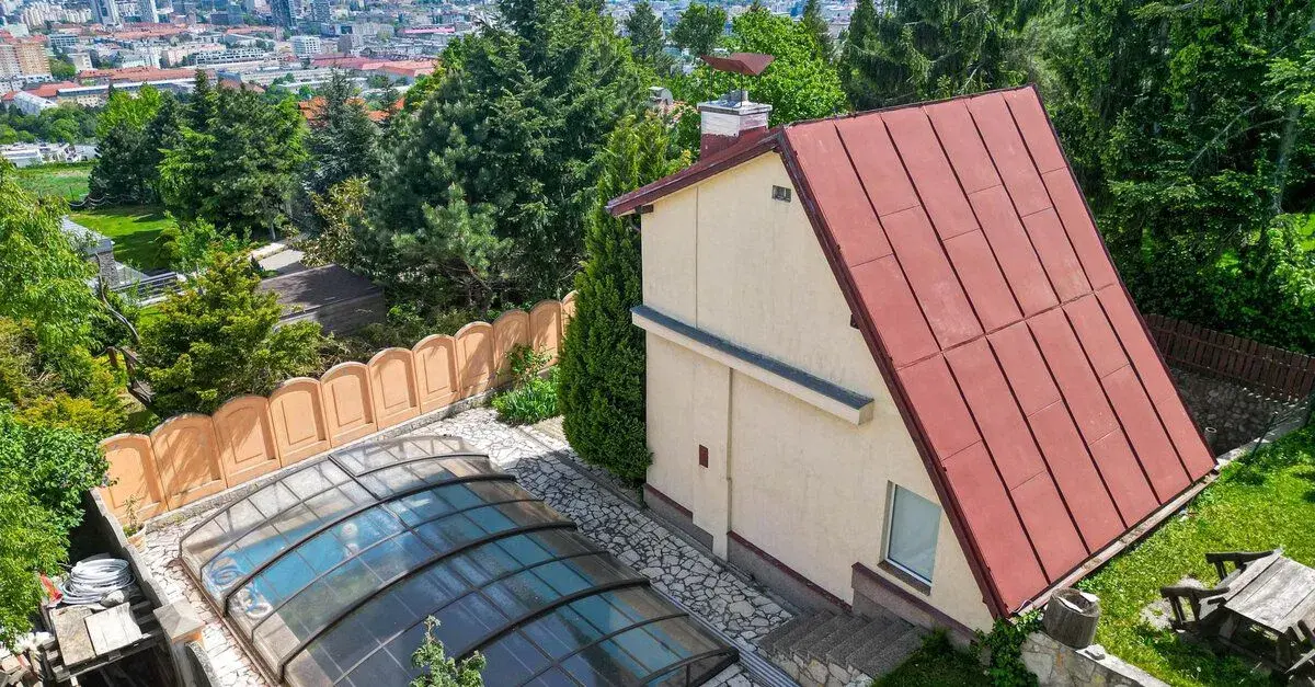 EXKLUZÍVNE NA PREDAJ – záhradná chata s výhľadom na BRATISLA