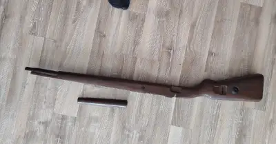 Plastovú pažbu na Snow Wolf Kar98k
