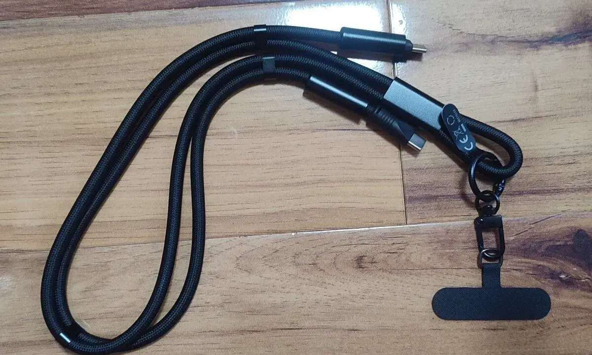 Univerzálna šnúrka/nabijací kábel USB-C na mobilný telefón