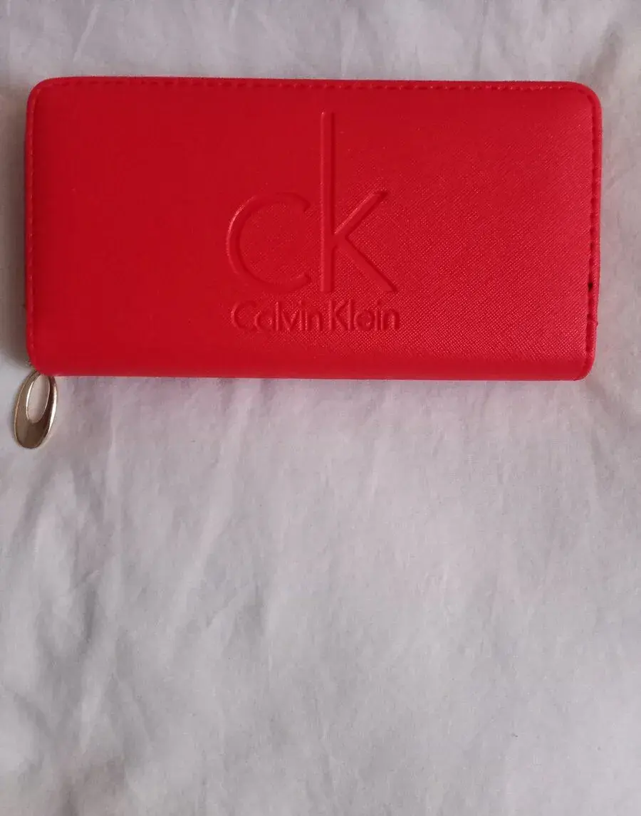 penazenka calvin klein ,cervená