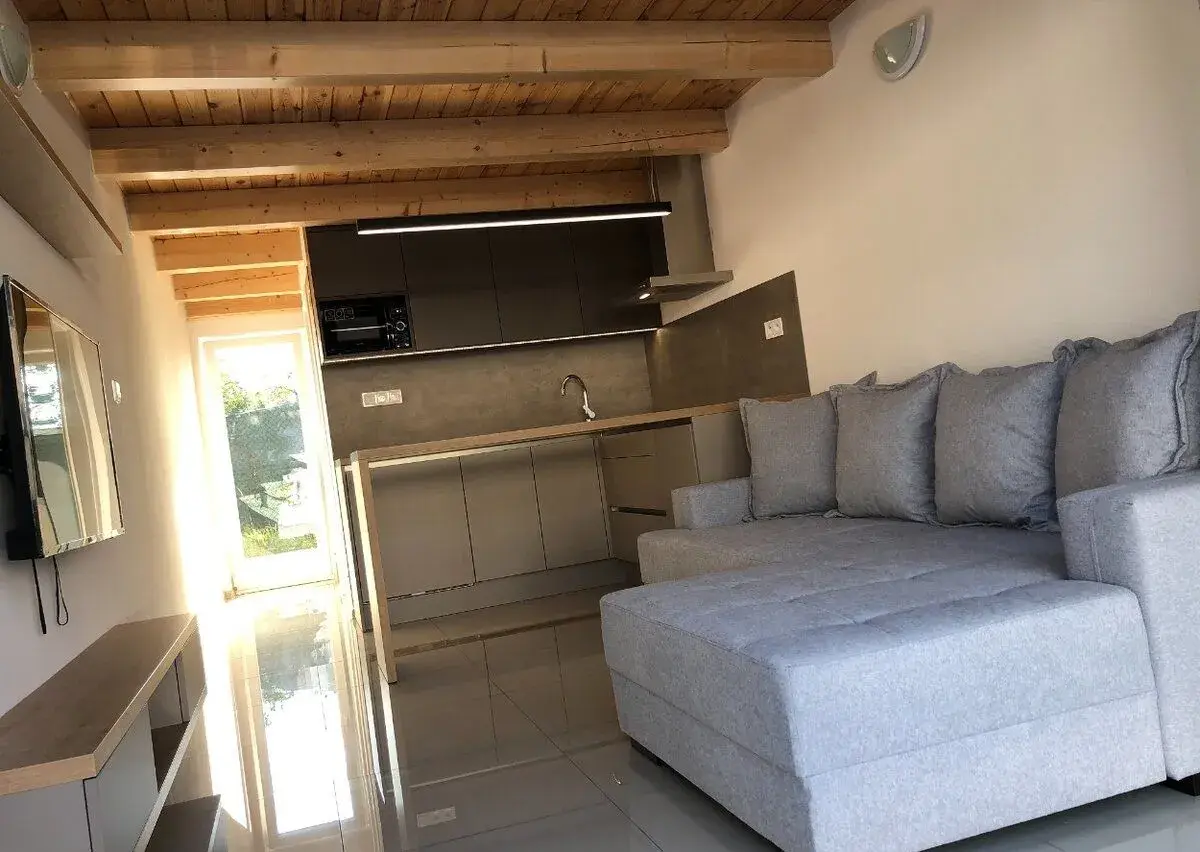 PRENÁJOM 1,5 IZBOVÝ BYT / APARTMÁN 36m2 + TERASA + PARKING