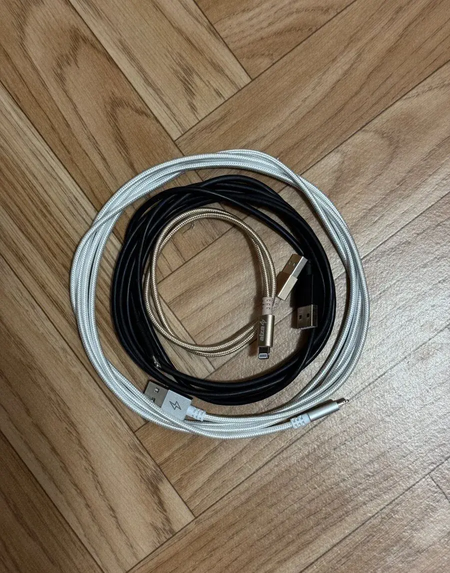 Kabel Lightning iPhone