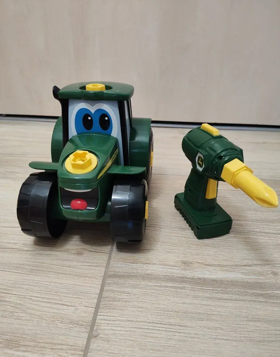 John Deere traktor Johnny TOMY