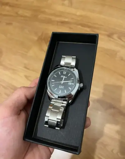 Elegantné pánske hodinky
