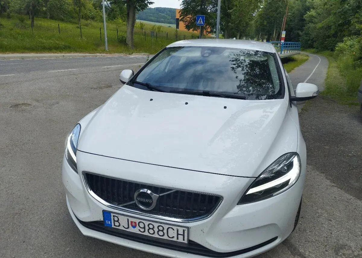Volvo V40 – 2018, 84 000 km