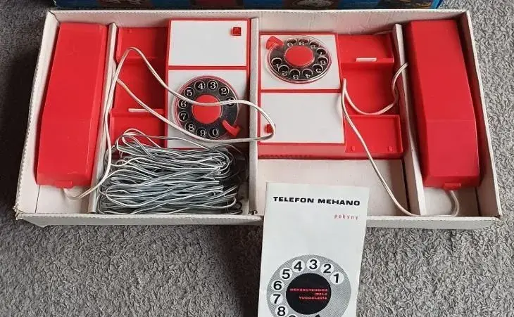 Detský telefón 2ks--20€
