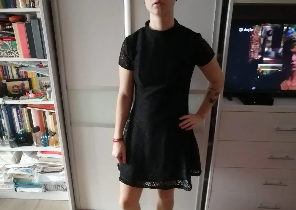 Dámske čierne čipkové šaty zn. Zara