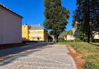 NA PREDAJ | Parkovacie miesto 19 m2 – Považská Bystrica,.