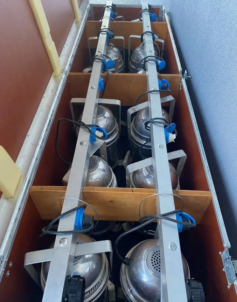 PAR 64 reflektory aj s rahnom socapex / harting