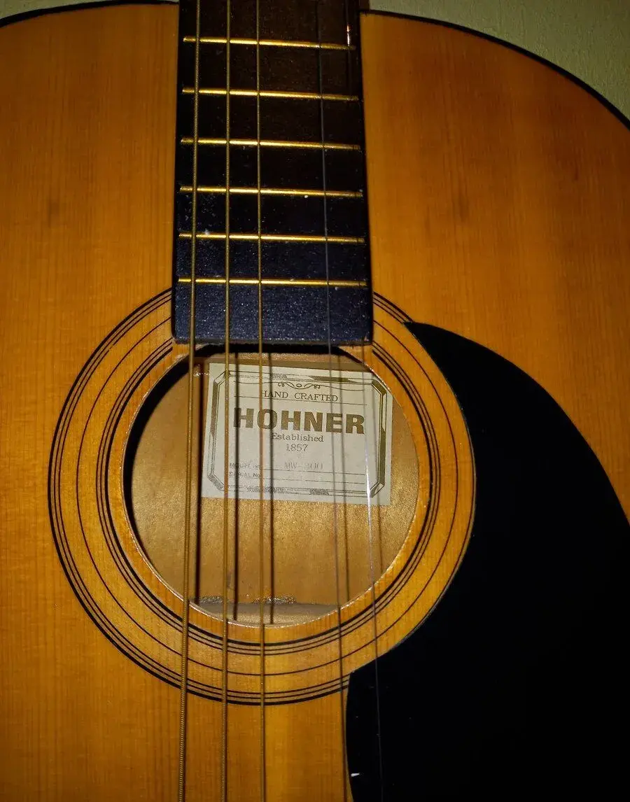 Vintage akusticka gitara