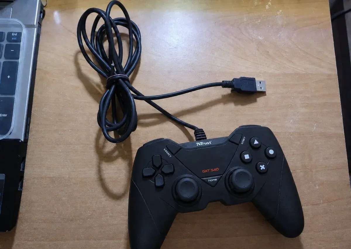 USB GAMEPAD TRUST GXT 540 – FUNKČNÝ