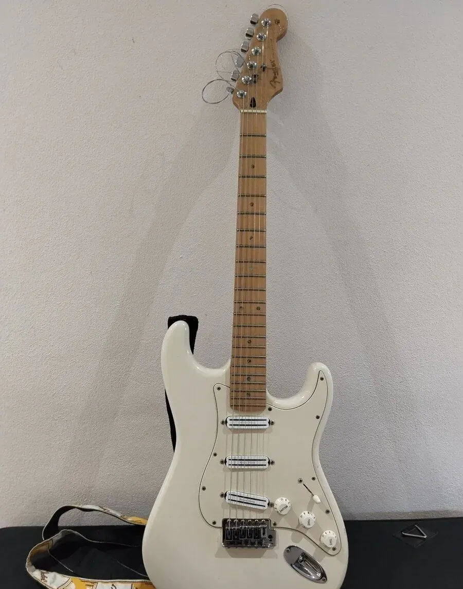 Fender Stratocaster