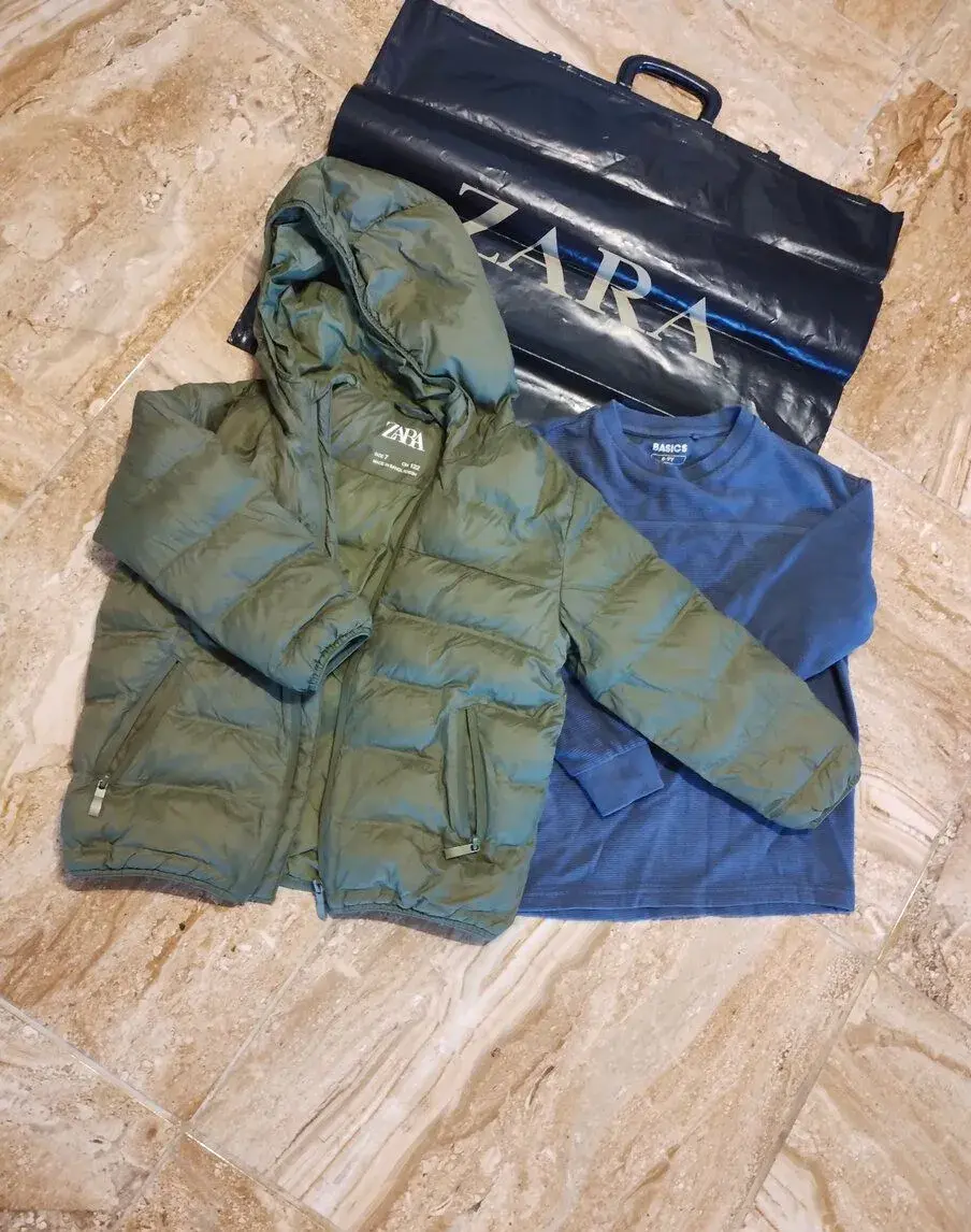 Bunda a tričko ZARA 5,- Euro/ nové