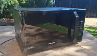 Mikrovlnka Samsung MS23K3513AK/EO