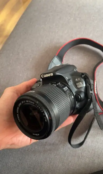 Canon Eos 100D+ Canon EF-S 18–55mm IS STM Objektiv