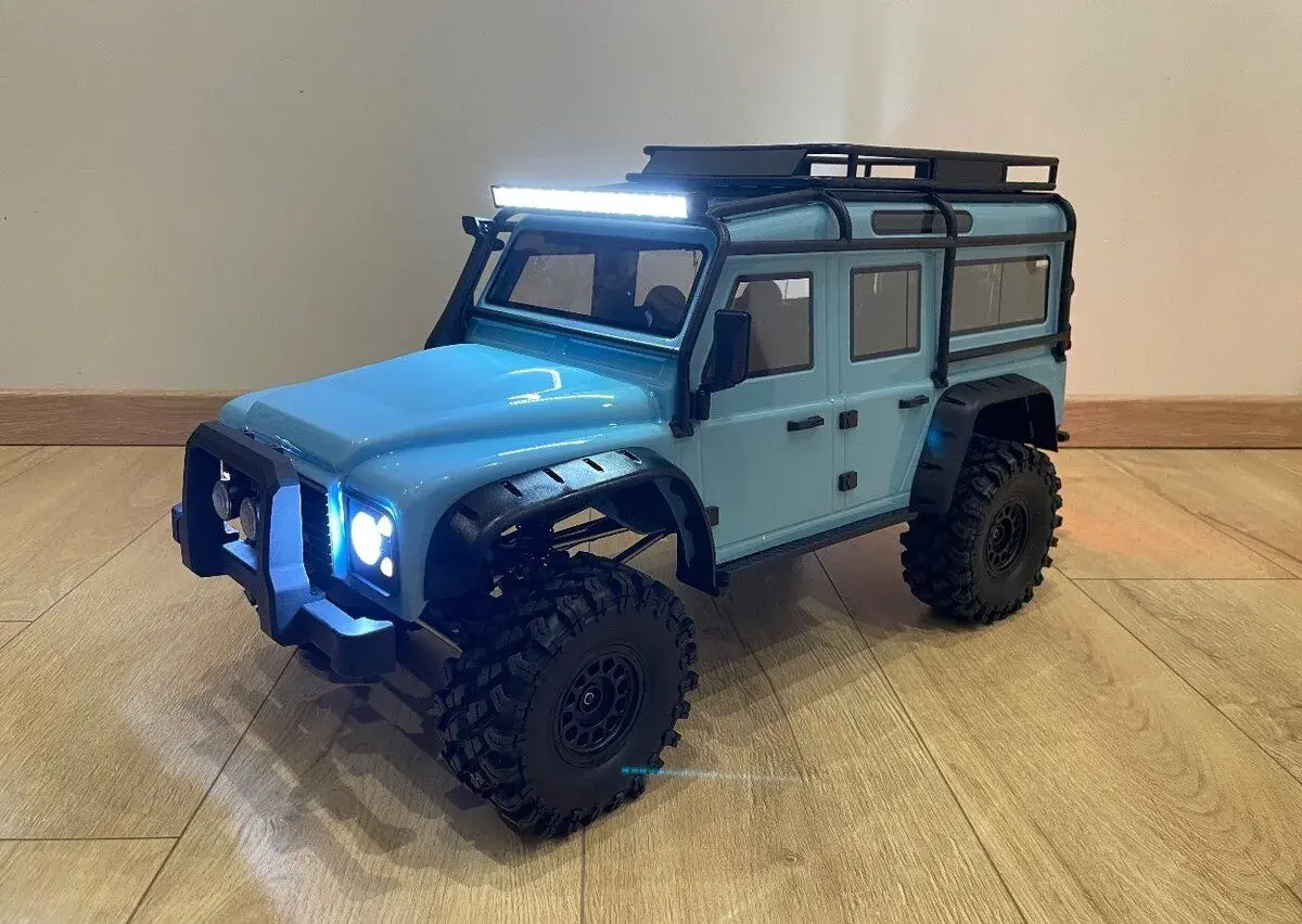 RC LandRover Defender 1/8