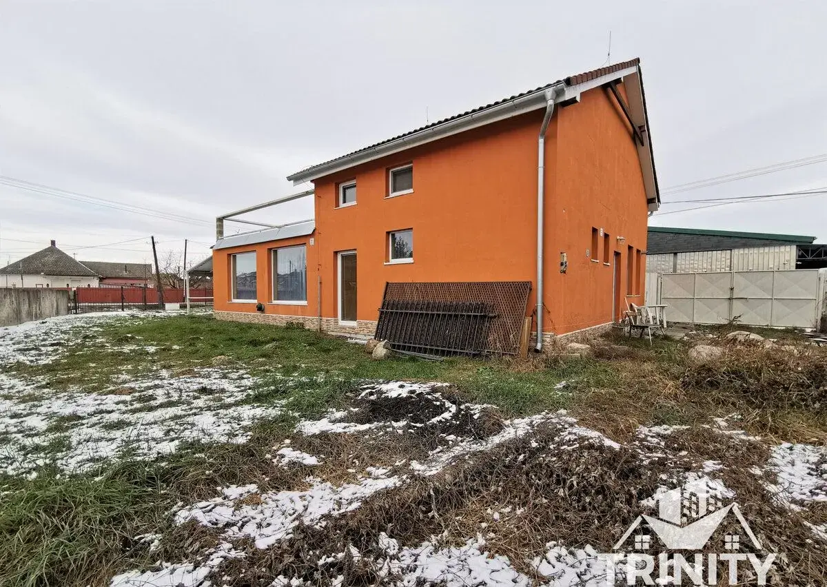 Zľava Na predaj Polyfunkčná budova v Kolárove, 3D obhliadk