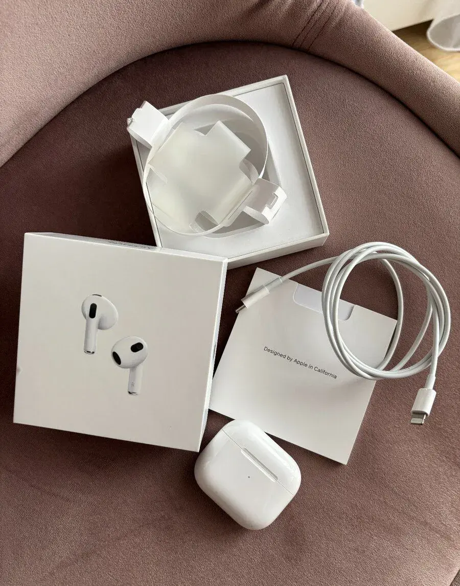 Slúchadlá Apple AirPods 2022