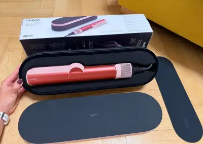 Dyson Airstrait ™ (Strawberry Bronze / Blush Pink)