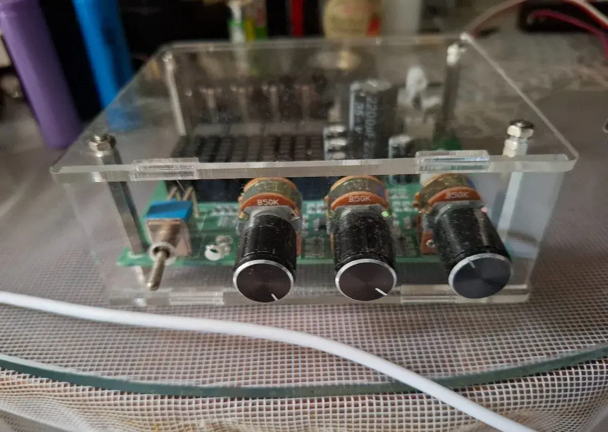 Digi zosilňovač 2x50W