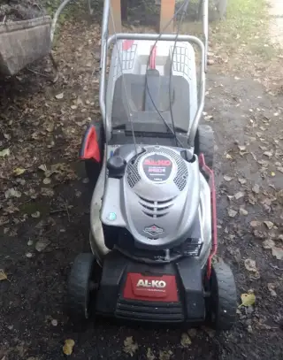 Kosačku z pojazdom Alko