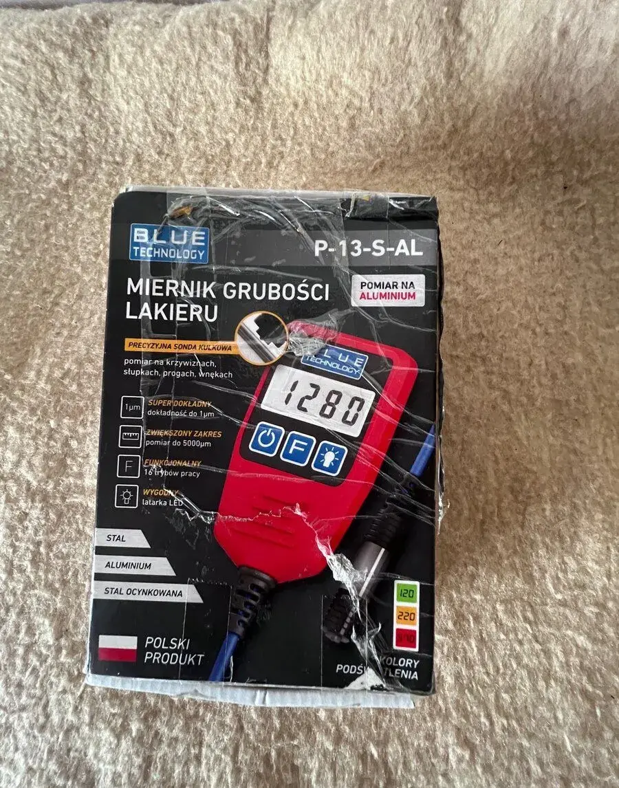 Merač hrúbky laku.