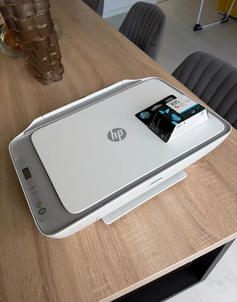 HP DeskJet 2720e + nový farebný toner