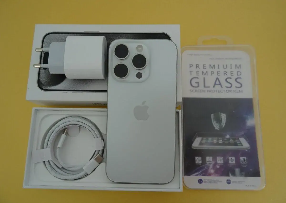 iPhone 15 PRO 128GB WHITE - ZÁRUKA 1 ROK