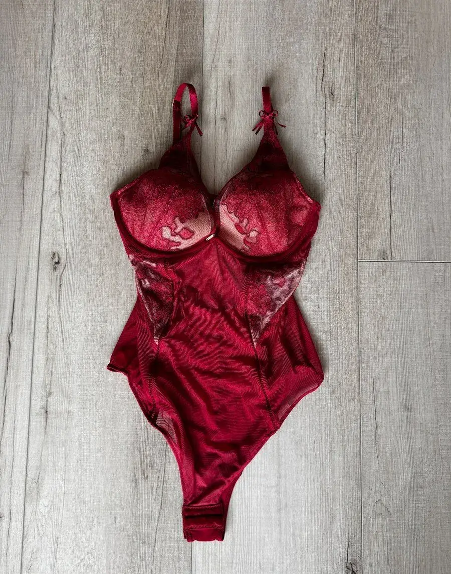 Bordové luxusné čipkované body – nové, nenosené