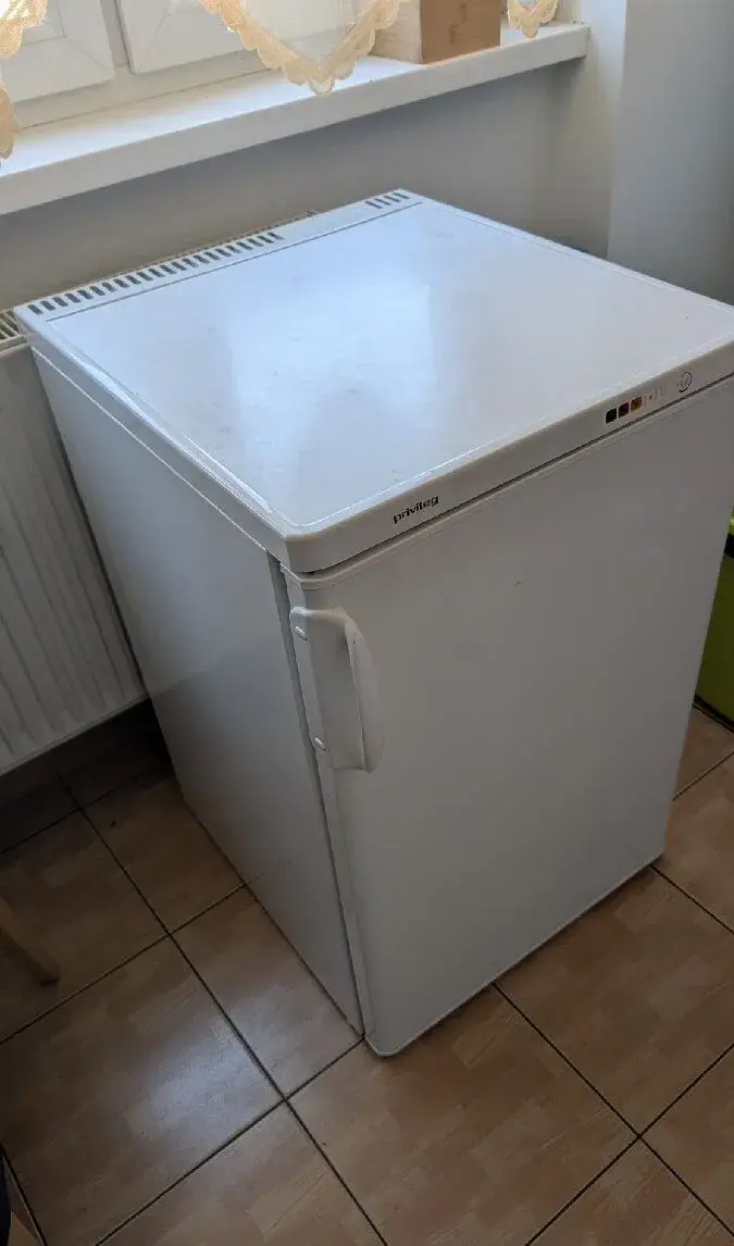 100 litrovú mrazničku značky PRIVILEG