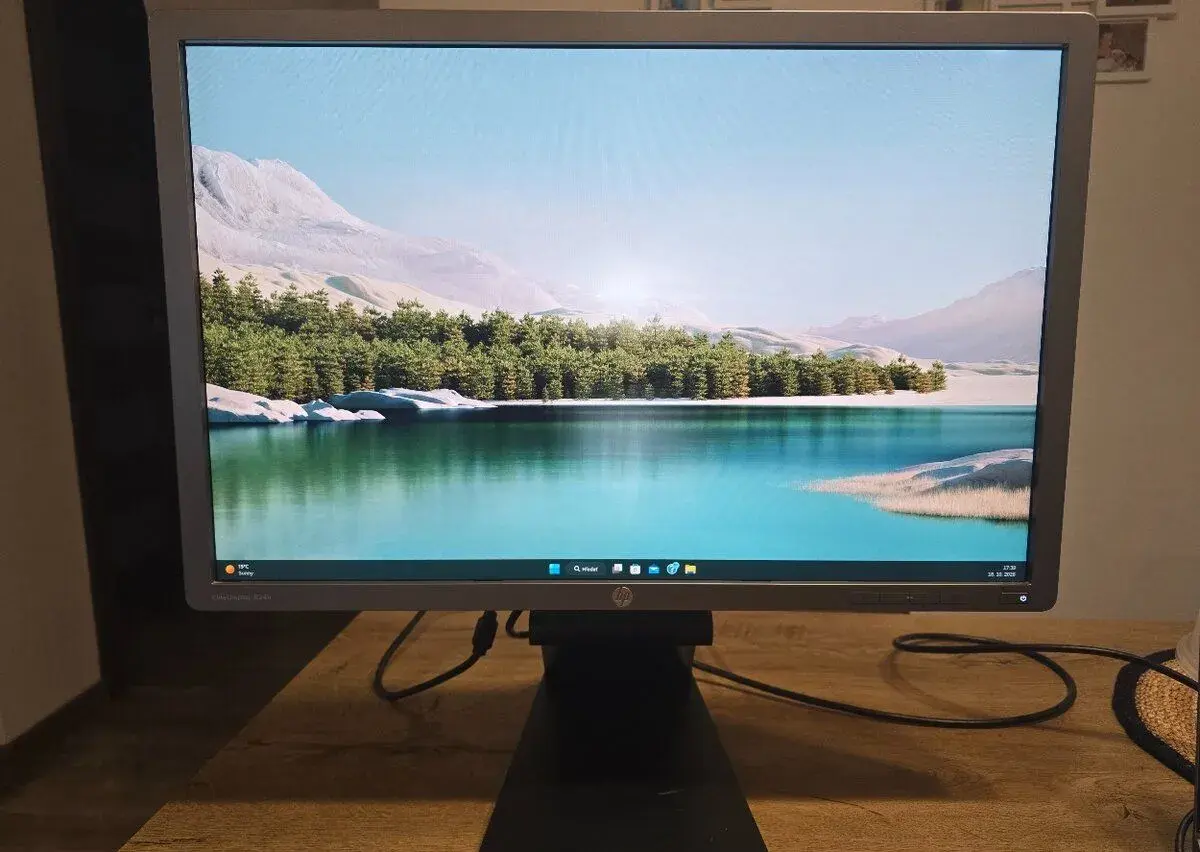Profi monitor HP EliteDisplay E241i