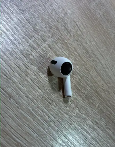Airpods pro (ľavé)
