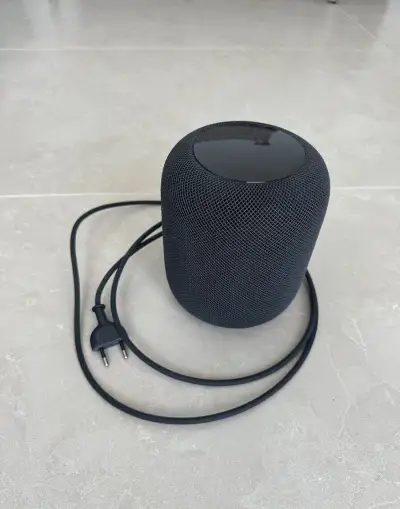 Apple HomePod - nejde nabijat