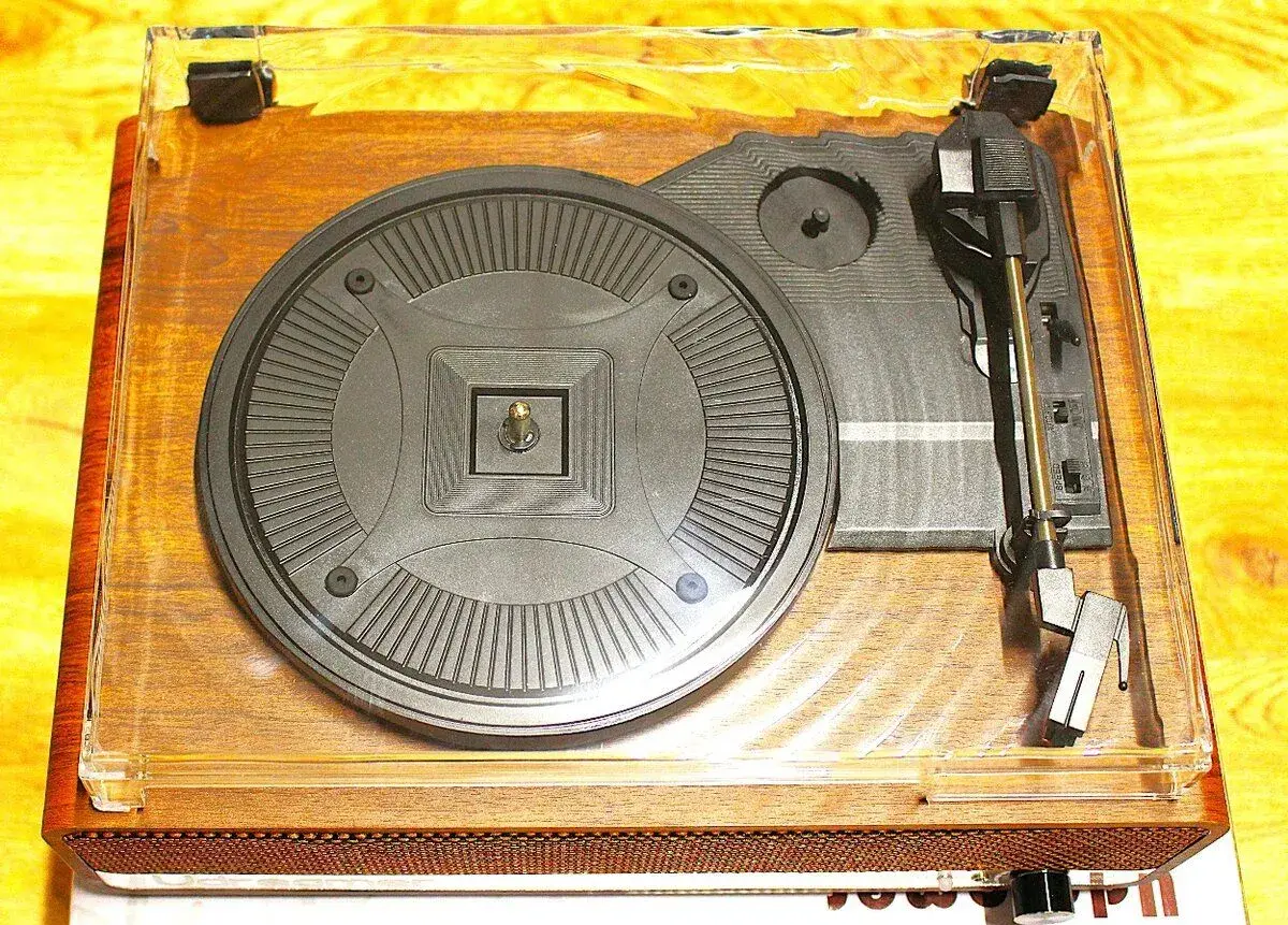 Retro gramofón