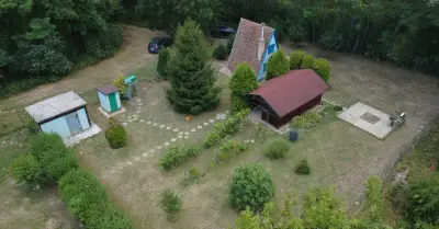 Príjemná záhrada s prístupom k ramenu Malého Dunaja