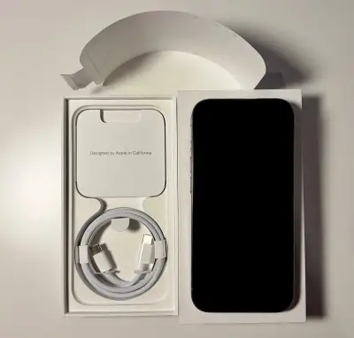 iPhone 15 Pro 128GB Natural Titanium + krabica + 6 obalov