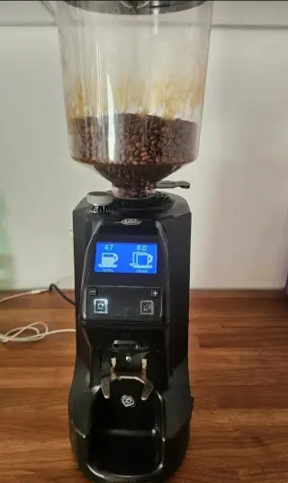 Nuova Simonelli MD profi mlyncek na kavu