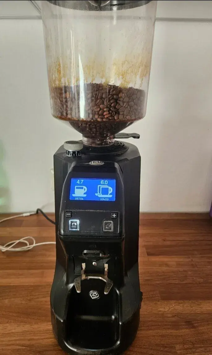 Nuova Simonelli MD profi mlyncek na kavu