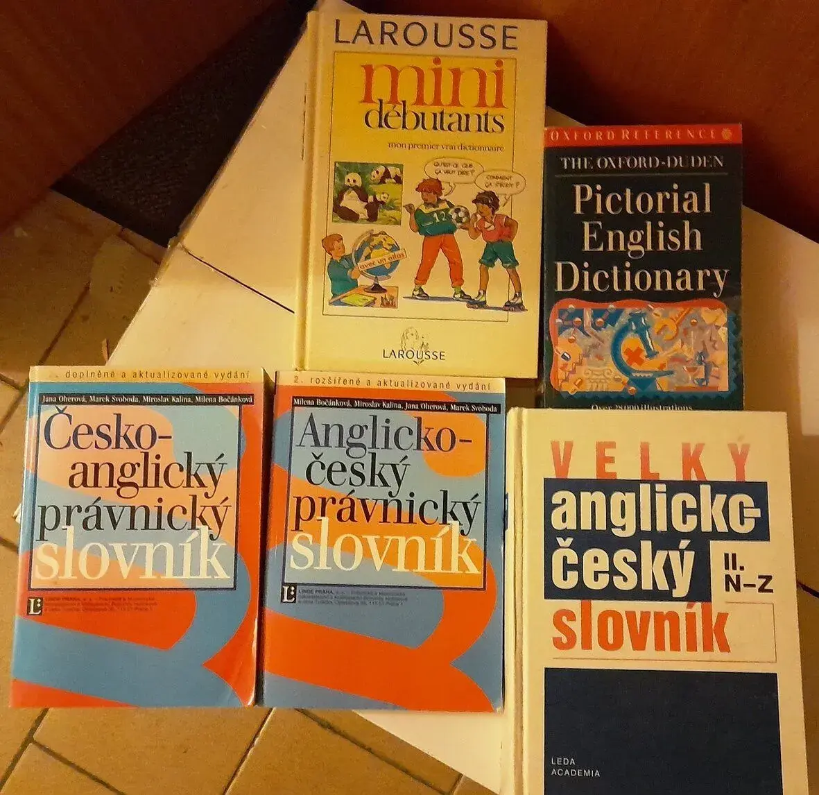 ✅Na predaj: knihy na foto, 5 €/ks, spolu 20 €.len volať.na