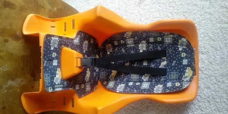 Detsku sedacku na bicykel