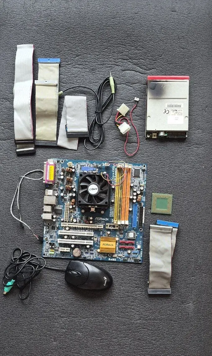 PC komponenty (ASRock, AMD Athlon, Sempron, DDR2)